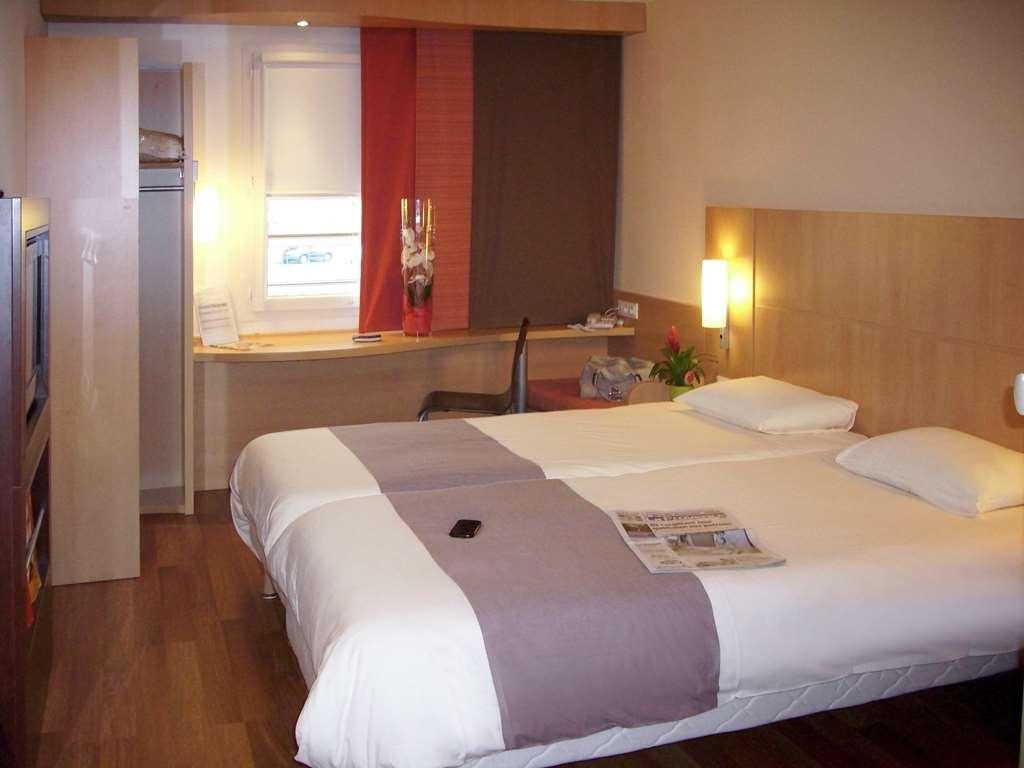 Hotel Ibis Istres Trigance Zimmer foto